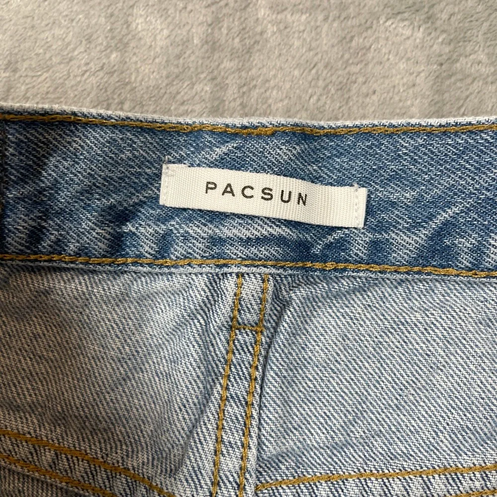 PacSun Shorts Size 27 90s Girlfriend Light Wash Distressed High Rise Denim - Picture 3 of 6